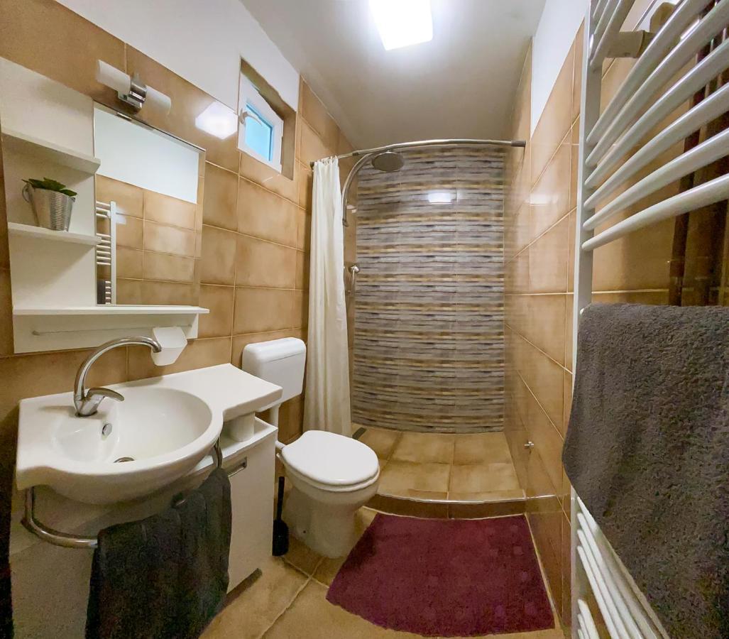 Julia Apartman Pacir Exterior photo